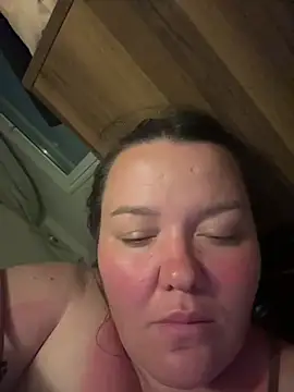 SunnyLeila2101 online show from June 12, 2026, 9:14 pm