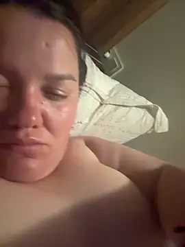 SunnyLeila2101 online show from June 14, 2026, 8:44 pm