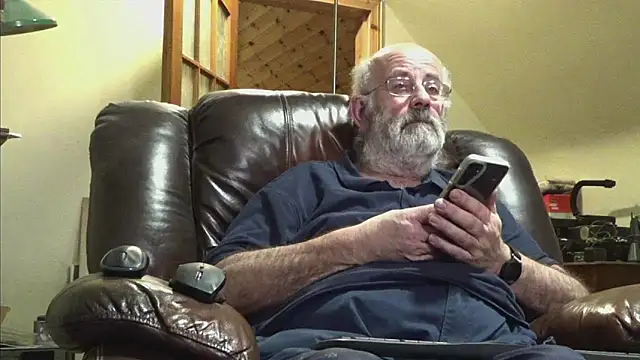 janzer13 online show from November 17, 2025, 7:08 pm