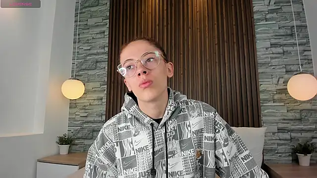 Snapshot of melodyvega0591 chatting on October 13, 2025, 7:25 pm melodyvega0591 online show from October 13, 2025, 7:25 pm