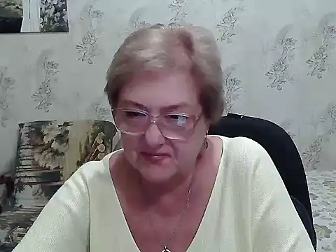 Renata62011 online show from September 12, 2025, 3:45 pm