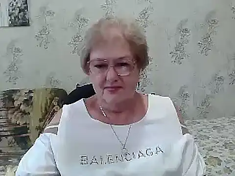 Snapshot of Renata62011 chatting on October 9, 2025, 11:30 am Renata62011 online show from October 9, 2025, 11:30 am