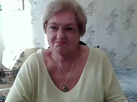 Snapshot of Renata62011 chatting on November 2, 2025, 11:34 am Renata62011 online show from November 2, 2025, 11:34 am