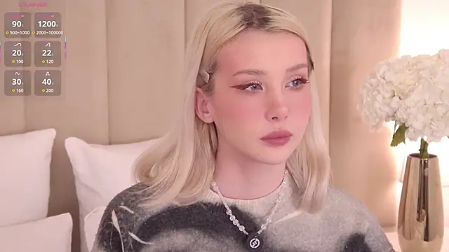 Snapshot of Nesolla chatting on September 19, 2025, 8:42 pm Nesolla online show from September 19, 2025, 8:42 pm