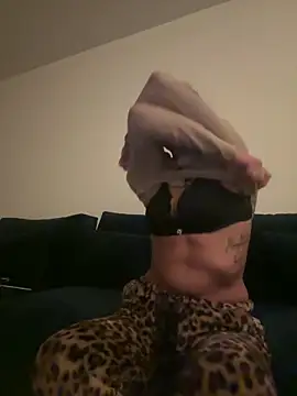 shokatt666 online show from February 5, 2026, 8:24 pm