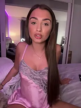 ellariverss online show from August 4, 2026, 12:25 am