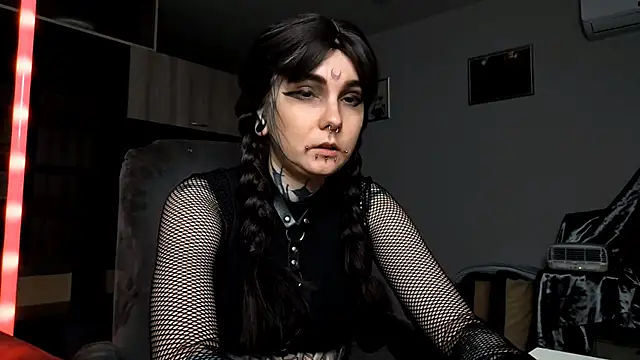 Snapshot of HighelikeGirl chatting on October 13, 2025, 12:16 pm HighelikeGirl online show from October 13, 2025, 12:16 pm