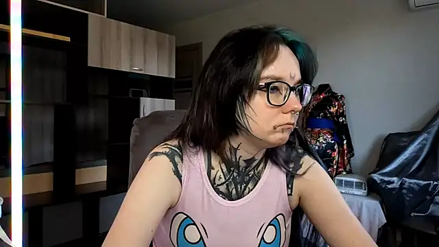 Snapshot of HighelikeGirl chatting on October 22, 2025, 7:19 am HighelikeGirl online show from October 22, 2025, 7:19 am