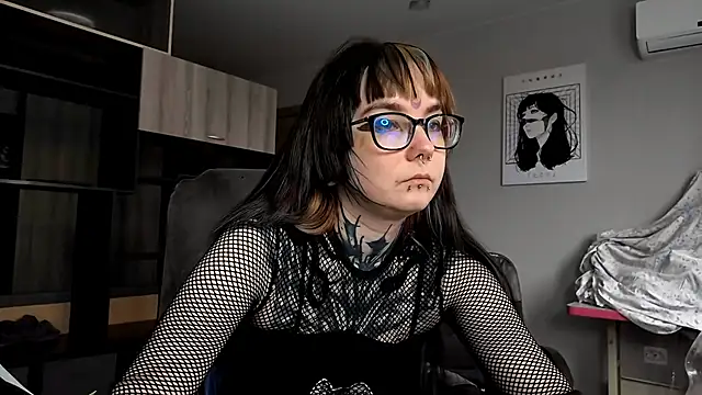 HighelikeGirl online show from November 10, 2025, 7:18 am