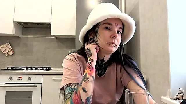 HighelikeGirl online show from March 17, 2026, 6:28 am