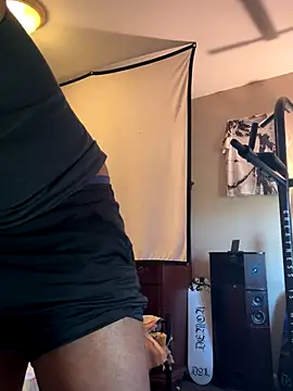 KeYBuMp323 online show from October 10, 2025, 2:05 pm