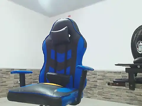 Snapshot of mister_cum1999 chatting on October 10, 2025, 1:59 am mister cum1999 online show from October 10, 2025, 1:59 am