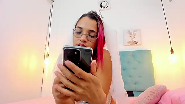 cris dulce online show from October 21, 2025, 1:56 pm