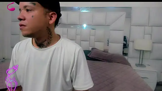 Dangerous couple  online show from October 8, 2025, 3:04 am