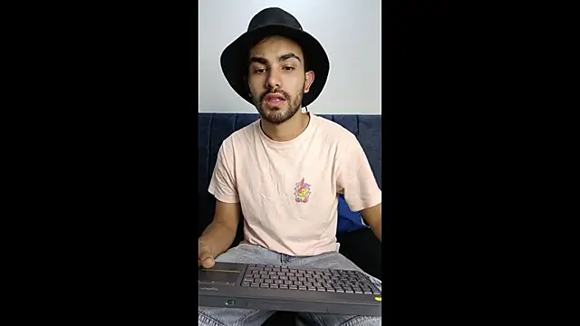 JuanchoAfpa online show from October 28, 2025, 2:26 am