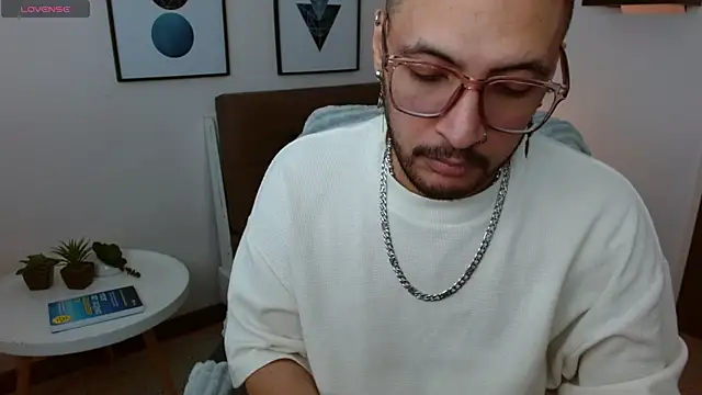 Snapshot of __Damian___ chatting on September 12, 2025, 12:44 am Damian online show from September 12, 2025, 12:44 am