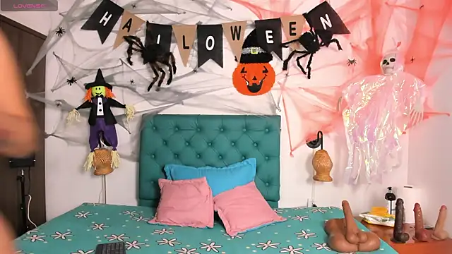 Snapshot of juliana_13 chatting on October 19, 2025, 12:06 pm juliana 13 online show from October 19, 2025, 12:06 pm