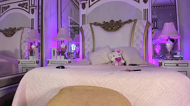 NikoYoon online show from October 25, 2025, 2:56 pm