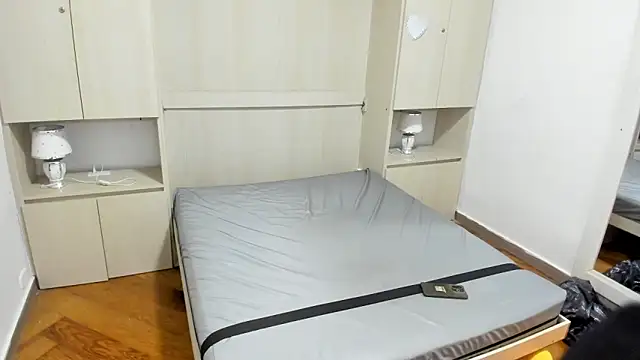 Snapshot of LilyWhitney chatting on March 19, 2026, 4:05 am LilyWhitney online show from March 19, 2026, 4:05 am