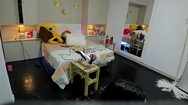 Snapshot of LilyWhitney chatting on March 25, 2026, 4:07 am LilyWhitney online show from March 25, 2026, 4:07 am