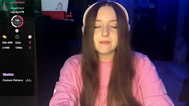 Snapshot of LauretteRagar chatting on September 17, 2025, 5:25 pm LauretteRagar online show from September 17, 2025, 5:25 pm