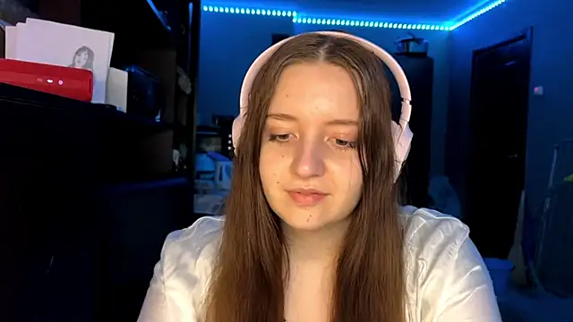 Snapshot of LauretteRagar chatting on September 19, 2025, 5:02 pm LauretteRagar online show from September 19, 2025, 5:02 pm