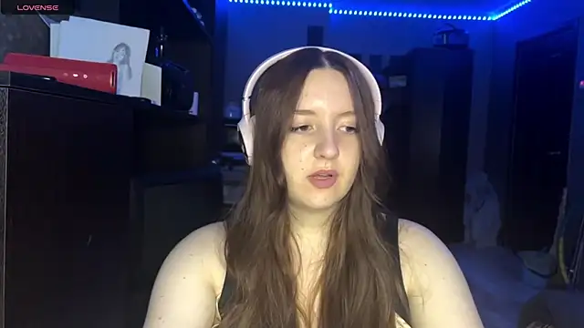 Snapshot of LauretteRagar chatting on September 22, 2025, 5:48 pm LauretteRagar online show from September 22, 2025, 5:48 pm