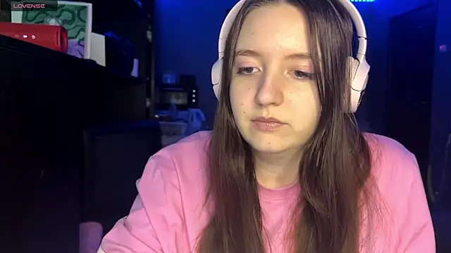 Snapshot of LauretteRagar chatting on September 25, 2025, 5:05 pm LauretteRagar online show from September 25, 2025, 5:05 pm