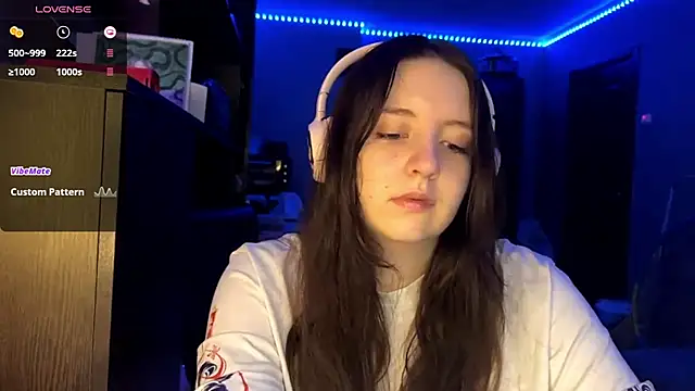 Snapshot of LauretteRagar chatting on October 6, 2025, 6:05 pm LauretteRagar online show from October 6, 2025, 6:05 pm