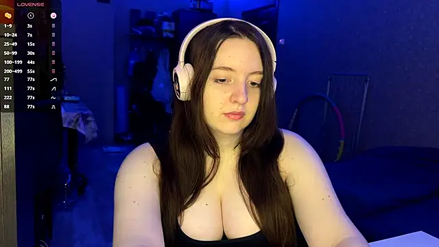 Snapshot of LauretteRagar chatting on October 29, 2025, 5:14 pm LauretteRagar online show from October 29, 2025, 5:14 pm