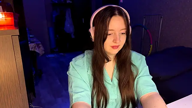 Snapshot of LauretteRagar chatting on October 30, 2025, 5:24 pm LauretteRagar online show from October 30, 2025, 5:24 pm