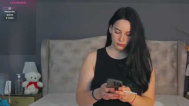 Leah Brooks online show from September 19, 2025, 5:09 am