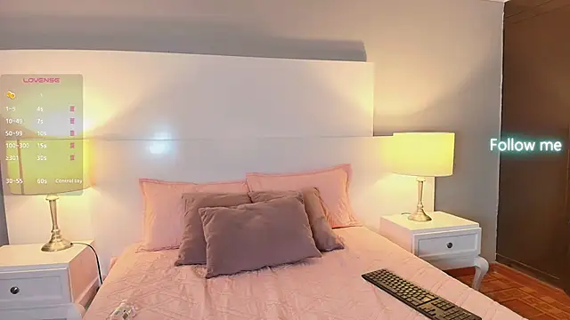 Snapshot of lunavelvet15 chatting on October 10, 2025, 12:04 pm lunavelvet15 online show from October 10, 2025, 12:04 pm