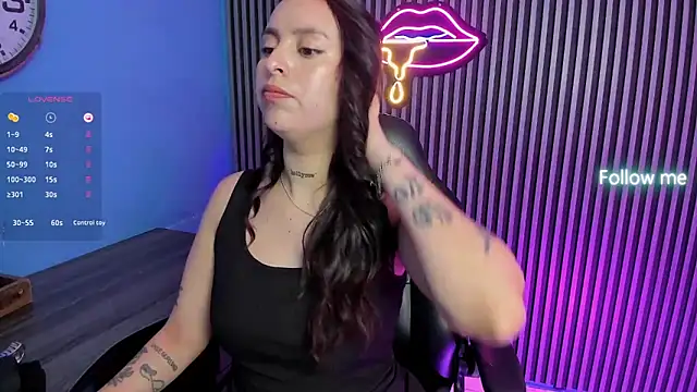 Snapshot of lunavelvet15 chatting on October 12, 2025, 12:26 pm lunavelvet15 online show from October 12, 2025, 12:26 pm