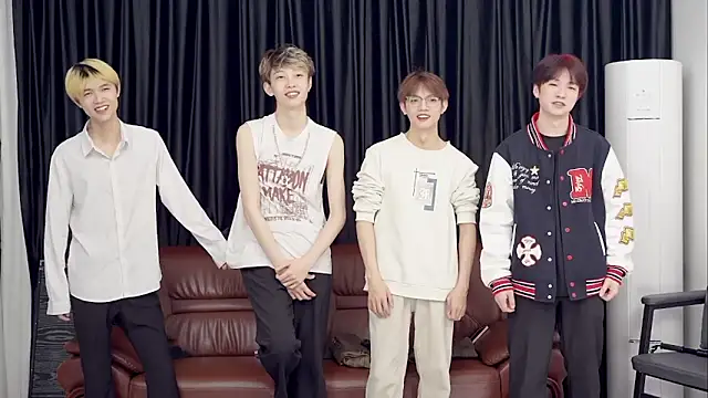 Snapshot of Beautifulboys-777 chatting on April 13, 2026, 11:48 am Beautifulboys-777 online show from April 13, 2026, 11:48 am