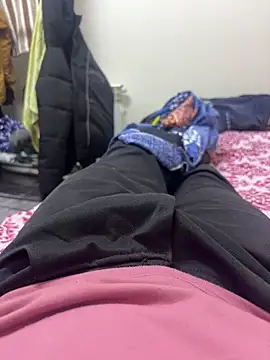 Snapshot of bigbulllaksh chatting on October 9, 2025, 2:04 pm bigbulllaksh online show from October 9, 2025, 2:04 pm