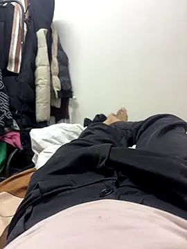 Snapshot of bigbulllaksh chatting on October 18, 2025, 3:13 pm bigbulllaksh online show from October 18, 2025, 3:13 pm