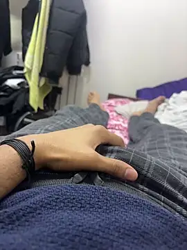 Snapshot of bigbulllaksh chatting on November 3, 2025, 9:27 pm bigbulllaksh online show from November 3, 2025, 9:27 pm