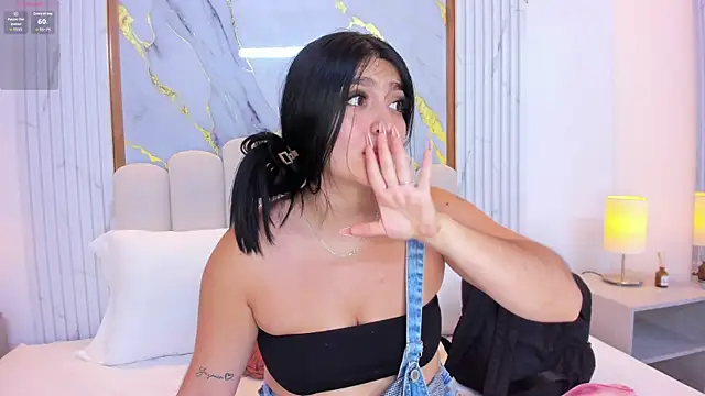 isabel sofiaa online show from October 31, 2025, 4:35 am