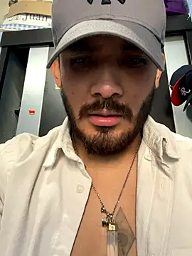 Snapshot of Ericksaul23 chatting on September 8, 2025, 11:15 pm Ericksaul23 online show from September 8, 2025, 11:15 pm
