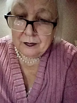 Alexia64231 online show from November 13, 2025, 8:41 pm