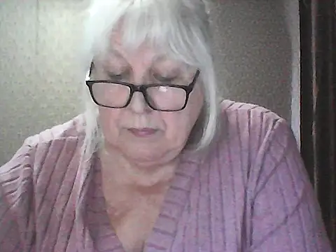 Alexia64231 online show from April 13, 2026, 2:44 pm