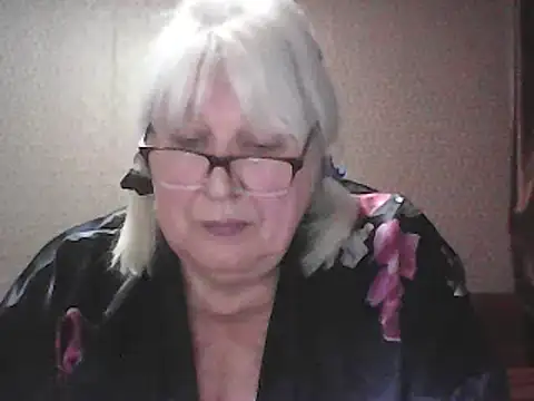 Alexia64231 online show from May 3, 2026, 4:35 pm