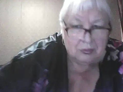 Snapshot of Alexia64231 chatting on June 2, 2026, 1:29 am Alexia64231 online show from June 2, 2026, 1:29 am