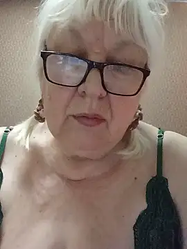 Snapshot of Alexia64231 chatting on June 11, 2026, 3:37 am Alexia64231 online show from June 11, 2026, 3:37 am