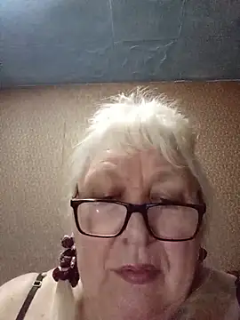 Snapshot of Alexia64231 chatting on June 13, 2026, 10:08 pm Alexia64231 online show from June 13, 2026, 10:08 pm