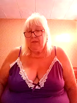Alexia64231 online show from July 19, 2026, 3:21 am
