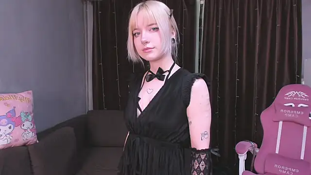 Snapshot of godlikegirlyy chatting on October 11, 2025, 3:32 pm godlikegirlyy online show from October 11, 2025, 3:32 pm