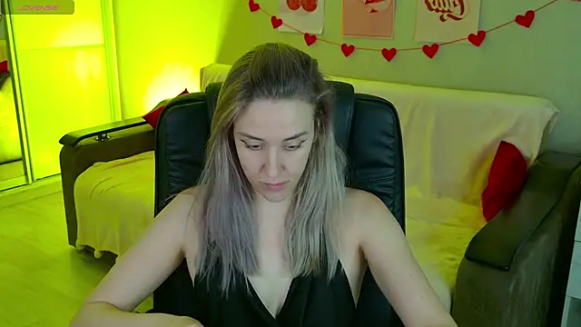 Snapshot of Free_Harmony chatting on October 16, 2025, 7:15 pm Free Harmony online show from October 16, 2025, 7:15 pm