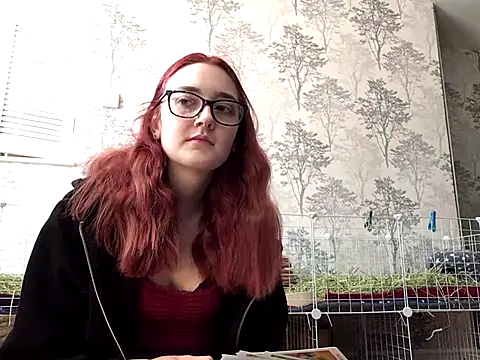 Snapshot of ivysplayhouse chatting on September 23, 2025, 12:19 pm ivysplayhouse online show from September 23, 2025, 12:19 pm